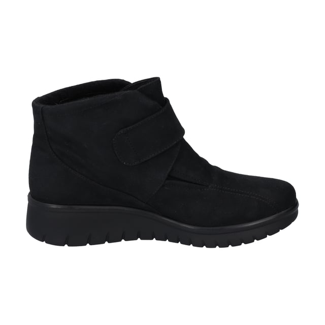 Mit dem Wissen aus 5 Generationen wählen unsere Modelleure Materialien und Funktionalitäten sorgsam aus. Für diesen Schuh verwenden wir Amaretta. Damit Deine Füße selbst an eisigen Tagen nicht kalt werden, haben wir diese Stiefelette mit weichem Textil warm gefüttert. Der geschickte Klettverschluss dient einem festen Halt in der Stiefelette. Die TopDryTex-Technologie macht den Schuh zugleich atmungsaktiv. Die herausnehmbare Sohle kannst Du mühelos wechseln. Weite G ist für den normalen Fuß ideal geeignet. Mit Calais 53 genießt Du mehr Freiheit in Deiner Freizeit.