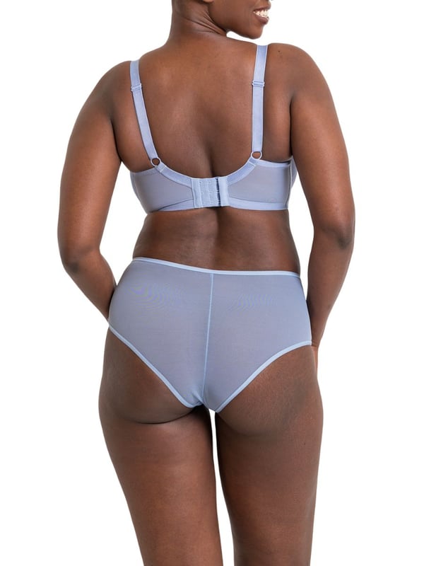 Victory Balcony Bra Curvy Kate Victory Balcony Bra. With side support, double-layered mesh sheer cup and four section design for uplift and forward projection. The product is recommended for hand wash only.