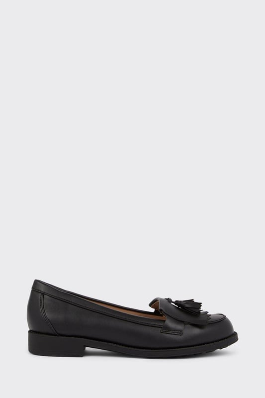 Whether you're dressing up for a formal occasion or looking to elevate your everyday style, this loafer is the perfect choice. Step out in confidence and make a statement with our timeless fringed tassel loafer.