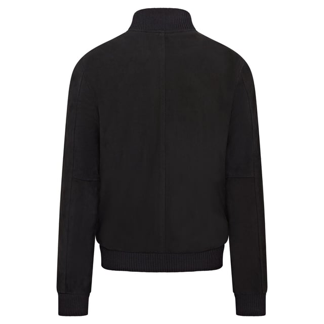 Maak kennis met het Varsity su�de leren bomberjack voor heren, een verfijnde variant op het klassieke MA-1 pilotenjack. Dit jack is gemaakt van 100% zacht geitensu�de en biedt uitzonderlijke duurzaamheid en soepelheid. De zichtbare ritssluiting aan de voorkant is voorzien van een brede, doorgestikte ritssluiting, aangevuld met een ribgebreide kraag, manchetten en zoom voor extra warmte en een slank silhouet. Met vier zakken (twee in de taille en twee aan de binnenkant, waaronder een veilige zak met ritssluiting) combineert dit volledig gevoerde jack stijl en functionaliteit naadloos. � Gemaakt van 100% zacht geitensu�de voor duurzaamheid en comfort � Zichtbare ritssluiting aan de voorkant met doorgestikte ritssluiting � Ribgebreide kraag, manchetten en zoom voor isolatie � Vier zakken: twee in de taille en twee aan de binnenkant, ��n met ritssluiting � Volledig gevoerde binnenkant voor extra warmte en comfort