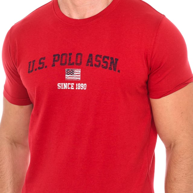 Short sleeve t-shirt U.S. POLO ASSN.
 Round neckline with ribbed finish.
 Brand print on the front.
 Seams seen in tone.
 Composition: 100% cotton
 Care:
Wash at maximum temperature 30º.
 Iron at low temperature.
 Do not use bleach.
 Do not use dryer.
 Do not dry clean.
