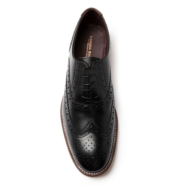 Style Gatsby Ein Herrenschuh von London Brogues ist perfekt für den ganzen Tag Casual Wear. Klassischer Brogue-Stil mit hochwertigem Lederobermaterial und Lederfutter. Schnürschuh mit Memory-Foam-Ledersohle für höchsten Komfort. Flexible und leichte Sohle bietet Vielseitigkeit.