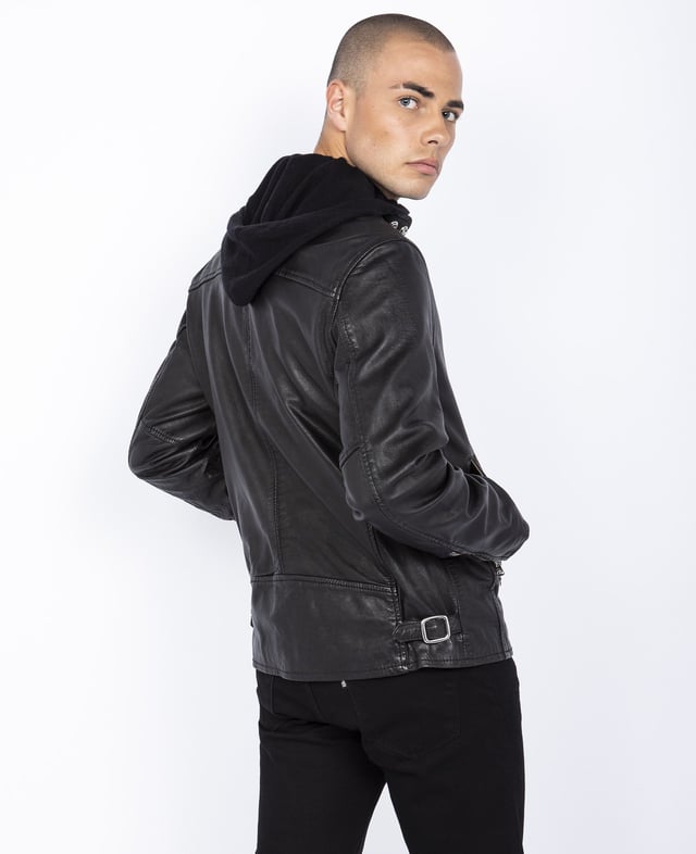 Echtlederjacke im Biker-Look mit Seitentaschen, Stehkragen und verstellbaren Schnallen.