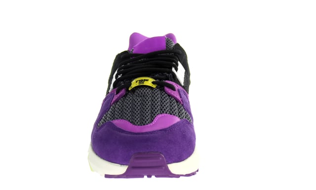 Adidas ninja zx torsión para hombres entrenadores morados Sneakers de torsión de gamuza multicolor x ninja de adidas con logotipo de tres tripas firmes, detalles de panel contrastante, dedo del pie redondo, fijación de cordones delanteros, parche de logotipo en la lengua, plantilla de marca, suela media acolchada y suela de goma. Estos estilos son suministrados por un mercado de zapatillas premium. Mediante solo el calzado más buscado, obtienen y seleccionan algunas de las zapatillas de deporte más difíciles de encontrar de todo el mundo.
