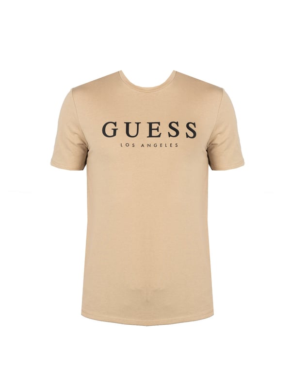 El estilo simple de esta camiseta es la esencia de la elegancia atemporal, que combina perfectamente con una variedad de elementos del vestuario, desde jeans casuales hasta pantalones elegantes.

El cuello redondo, perfectamente perfilado, no solo resalta el cuello, sino que también proporciona comodidad de uso y libertad de movimiento, siendo al mismo tiempo un elemento sutilmente elegante.

En la parte frontal, la impresión con el nombre de la marca se ha colocado de manera que añade carácter a la camiseta y resalta tu pertenencia al grupo de aficionados de la marca de renombre, siendo al mismo tiempo un detalle discreto.

Hecho de tela de alta calidad, este producto no solo garantiza una durabilidad excepcional y resistencia a las arrugas, sino también el placer al tacto y comodidad de uso durante todo el día.