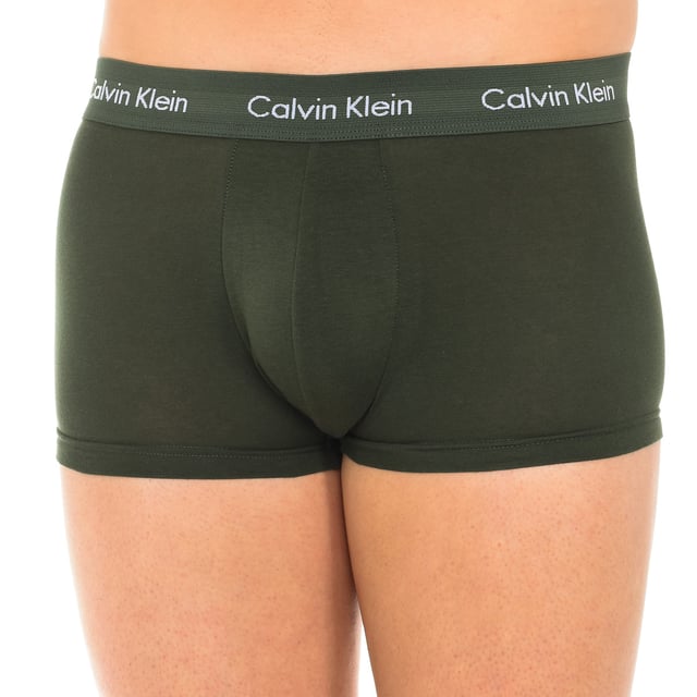 Pack-3 Bóxer Calvin Klein.
Color Rosa-azul-verde
Cinturillas de goma elástica con el nombre de la firma bordado consecutivamente.
Tejido cómodo y transpirable.
Frontal anatómico, con capacidad de sujetar sin apretar.
Corte del bajo con acabado acanalado. 
Costuras vistas a tono.

Composición:  95% Algodón, 5% Elastano

 Instrucciones de lavado:
-Lavar a temperatura máx. 40ºC.
-No usar lejía.
-Admite lavado en seco.
-Permite utilizar secadora.
-Planchar a temperatura máx. 130ºC.