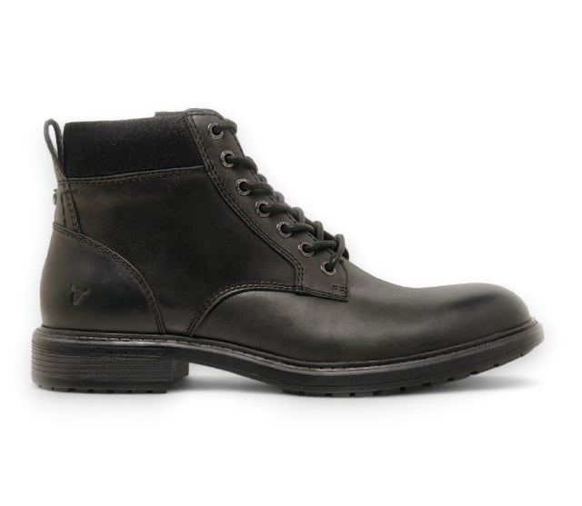 Las botas Windsorsmith Sergio son el epítome de la sofisticación casual, confeccionadas con cuero de vaca encerado/aceite desgastado. Con un refuerzo lateral elástico y una cómoda lengüeta en la parte posterior, estas botas Chelsea ofrecen un fácil acceso para ponerse y quitarse. El acabado resistente La puntera redonda y la suela liviana garantizan comodidad sin sacrificar el estilo. Cuero envejecido de primera calidad: confeccionado con cuero de vaca duradero, encerado/aceite para un encanto resistente. Forro cómodo sin cuero: brinda un tacto suave contra el pie para usarlo durante todo el día. Suela antideslizante confiable: Suela T.P.R diseñada para una tracción y estabilidad superiores, Diseño de fácil acceso: Cuenta con refuerzos elásticos de doble cara para poner y quitar sin esfuerzo, Elegante punta redonda: Forma clásica para una apariencia sofisticada, Práctica altura del talón: tacón de 25 mm para mayor elevación sin comprometer la comodidad. Conveniente lengüeta para tirar: ubicada en la parte posterior para una entrada rápida y fácil. Marca distintiva: adornada con el logotipo metálico de cabeza de toro de Windsorsmith en la lengüeta trasera, que muestra la calidad de la marca.
Estilo Chelsea versátil: un diseño atemporal que combina bien con varios conjuntos para cualquier ocasión