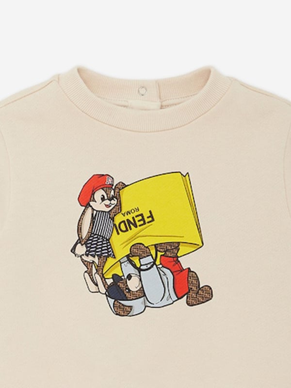 Fendi incorporate passion and energy into their meticulously crafted designs. This baby unisex sweatshirt is reflective of the Italian label's high attention to detail. It showcases a Fendi pets design printed on the front for an enigmatic and whimsical feel.  Made in Italy 100% Cotton