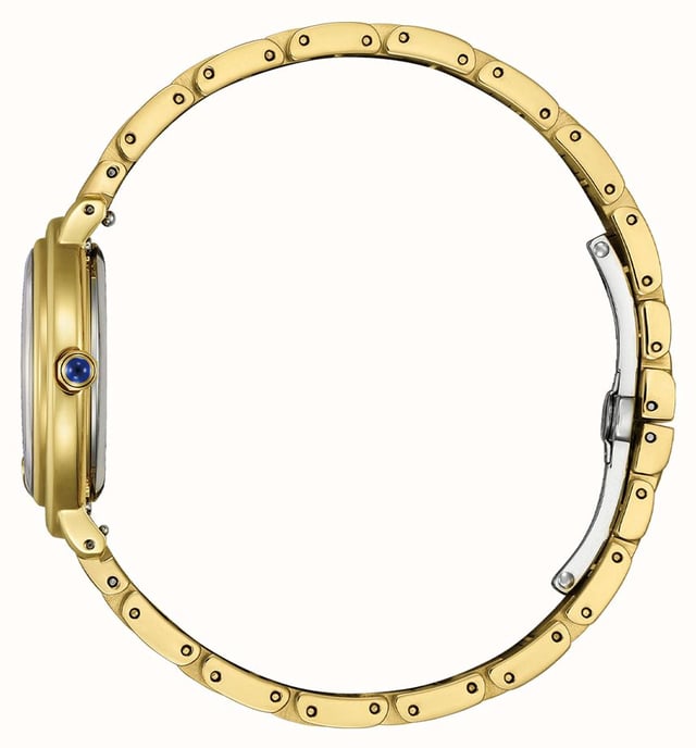Diese Citizen Analog Uhr für Damen ist das perfekte Zeitmesser zum Tragen oder Verschenken. Das goldene 31 mm runde Gehäuse in Kombination mit dem komfortablen goldenen Edelstahlarmband sorgt dafür, dass Sie dieses atemberaubende Zeitmesser ohne Kompromisse genießen können. Angetrieben von einem hochwertigen Eco-Drive Uhrwerk und bis zu 5 bar wasserdicht, wird Ihre Uhr weiterhin ticken. Diese Eco-Drive-Uhr lädt sich bei jedem Licht auf und läuft ewig. Diese Eco-Drive-Uhr benötigt keinen Batteriewechsel, kein Aufladen und kein Aufziehen, um einen konstanten Betrieb aufrechtzuerhalten. Diese Analoguhr hat eine Funktion: Solar betrieben. Sie kommt mit einem zusätzlichen weißen Lederarmband. Hochwertiges 19 cm langes und 14 mm breites goldfarbenes Edelstahlarmband mit einem Faltschließe. Gehäusedurchmesser: 31 mm, Gehäusehöhe: 8 mm, Gehäusefarbe: Gold und Ziffernblattfarbe: Perlmutt.