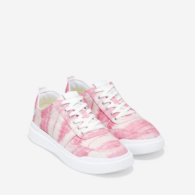 We've given our much-loved, signature GrandPro Rally Court Sneaker an update in organic canvas. Crafted from high-end-yet-durable materials, it features a luxuriously cushioned GRANDFOAM footbed, an EVA outsole, and a classic old-school sneaker vibe