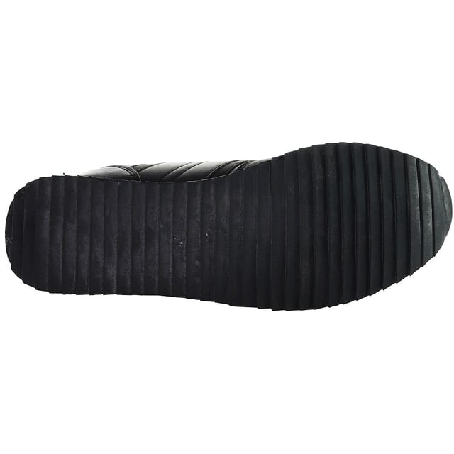 The Henleys Renner Men's Running Trainers are crafted to optimize your running performance while keeping you stylish and comfortable throughout your workouts. Here are the key features of these exceptional trainers:

 Modern Design:  The Renner trainers feature a contemporary design that seamlessly blends style with functionality, making them a perfect choice for both athletic activities and casual wear.

 Breathable Upper:  Engineered with a breathable mesh upper, these trainers ensure maximum airflow to keep your feet cool and dry, even during intense runs or workouts.

 Lightweight Construction:  Built with lightweight materials, the Renner trainers offer a feather-light feel, allowing for effortless movement and agility on the track or treadmill.

 Responsive Cushioning:  Equipped with responsive cushioning in the midsole, these trainers provide excellent shock absorption and energy return, helping to reduce fatigue and enhance your performance.

 Durable Outsole:  The durable rubber outsole of the Renner trainers offers exceptional traction and grip on various surfaces, ensuring stability and confidence with every stride.