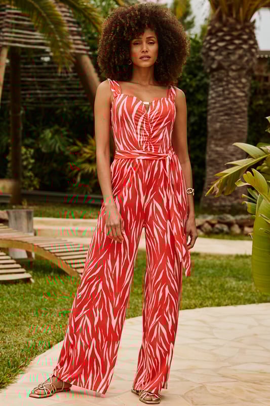 Cue all eyes on youCrafted from soft jersey with the perfect amount of stretchGorgeous sweetheart neckline and bra-friendly strapsYou'll love the flattering ruched detailBelted waist falls to a breezy wide-leg silhouetteAdd a straw bag and sandals for summer perfectionInside leg to fit: Short 29" | Regular 31" | Long 33"
