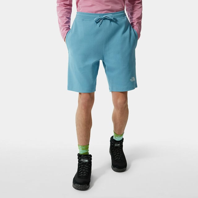 INTENDED USE: Urban exploration
DETAILS: These laidback shorts are the summer essential every explorer needs in his weekend bag. Simple and comfy, they're made for days on the beach or relaxed moments in camp. This version has bold The North Face® logos on the front and back for an extra hit of style.
Style: 3S4F
Fabric: 100% Cotton
Inseam: R
FEATURES
Shorts with two open hand pockets
Ribbed waistband with drawcord adjustment
Large logos on the front and back