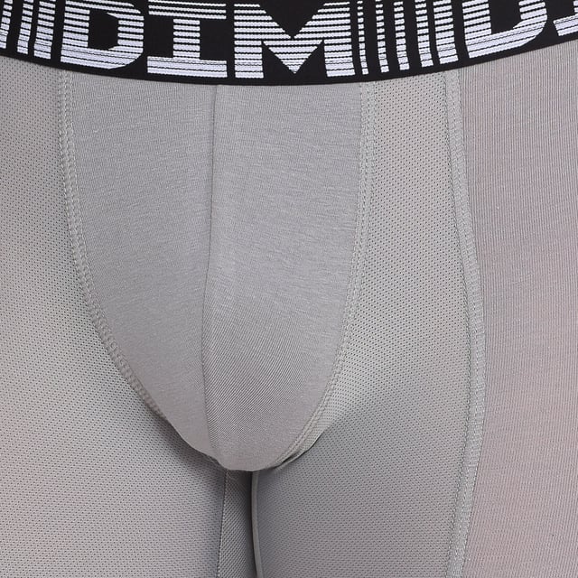 Pack of two Cotton 3D Flex Air long boxers.
 Wide rubber waistband.
 Detail of the brand name on the waistband.
 Breathable fabric.
 Anatomical front with the ability to hold without squeezing.
 Breathable mesh in areas of maximum sweating.
 15% more extensible in all directions.
 Seams seen in tone.
 Composition: 89% Cotton, 11% Elastane
 Care:
Care:
 - Wash at max temperature. 40º.
 - Do not use bleach.
 - Do not use dryer.
 - Do not iron.
 - Do not dry clean.