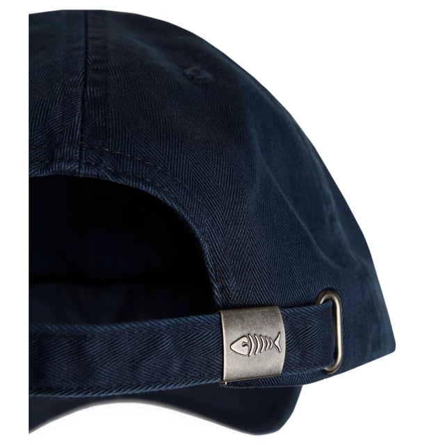 100% Cotton. Fabric: Washed. Design: Embroidered, Logo. 4 Row Stitching, Adjustable Headband, Button at Top, Curved Brim, Stitched Eyelets. Fastening: Adjustable Buckle.