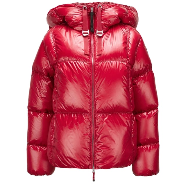 Parajumpers rood donsjack, twee zakken met ritssluiting aan de voorkant, PJS-patch op de linkermouw, jas van 100% polyamide, vulling: 100% eendendons, voering: 100% polyamide, elastische tailleband en mouwen