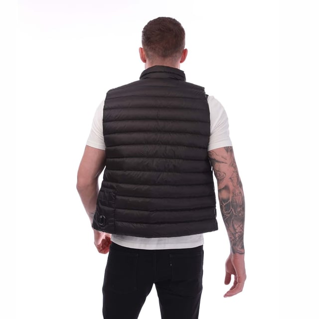 Mens C.P. Company D.D. Shell Lens Down Vest in black.- Stand-up collar.- Two-way full zip fastening.- Side zip pockets.- Back Lens detail.- Regular fit.- 100% Polyamide.- Ref: 17CMOW036A999