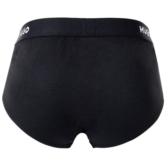 Classic briefs for men by the brand HUGO. Comfortable logo waistband. Made from soft stretch cotton. In an advantageous three-pack.