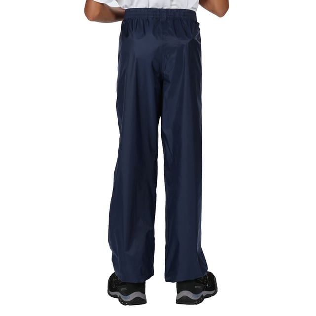 Get little ones ready for rainy weather with the packaway trousers. The kids' waterproof trousers are crafted with breathable fabric - ideal for active girls and boys! Windproof fabric keeps the elements out. The kids' rain trousers are nice and lightweight so can be easily packed away into their own stuff sack. The elasticated waist makes for easy wear.