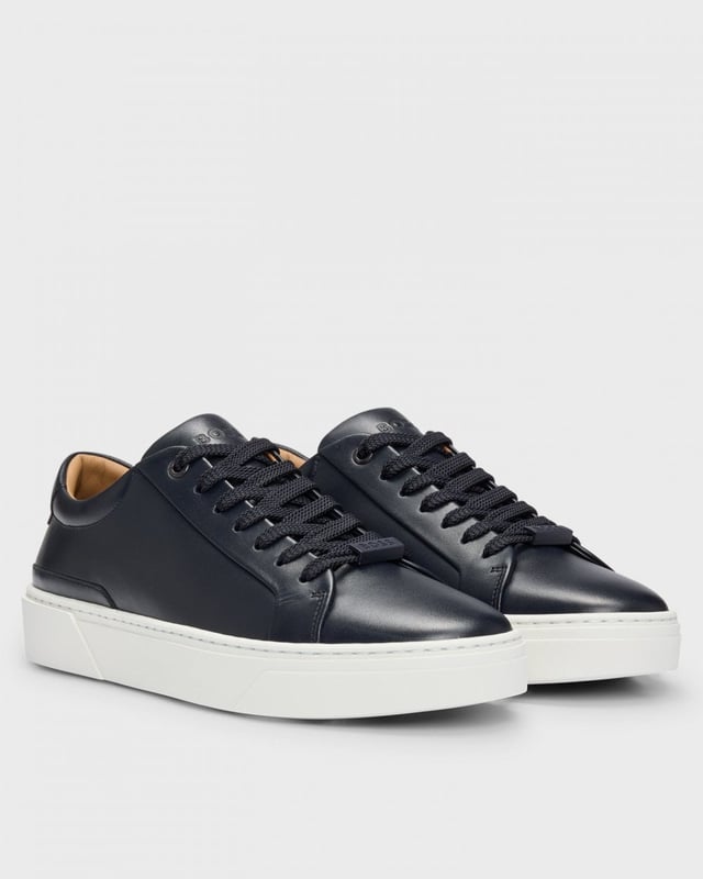 Elevated Italian-made trainers by BOSS. Featuring a branded lace loop and signature eyelets, this low-top pair is crafted in smooth leather.

Laces
Fully lined
Packaging: Box

100% Yak, 100% Cow skin, 60% Polyester, 40% Polyurethane, Sole: 100% Rubber, Upper material: 100% Cow skin, Innersole: 100% Calfskin
 
50536841
 