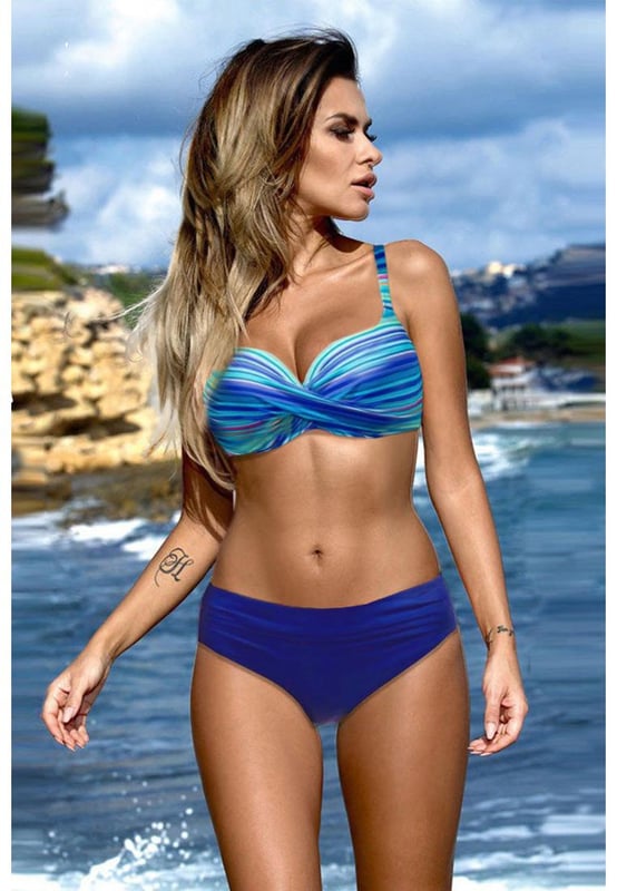 Stylish and trendy twisted bust design
  Classic striped pattern
  Quality materials for durability and comfort
  Adjustable straps for a customizable fit
  Moderate coverage bikini bottom
  Perfect for the beach or pool
