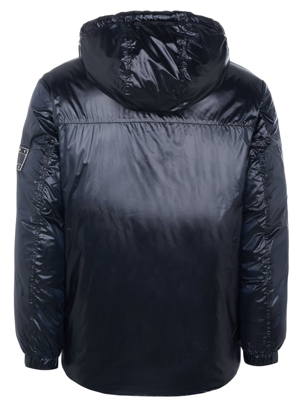 60% poliéster, 40% poliamida; chaqueta Tommy Hilfiger; Modelo: DM0DM12553BDS; Capucha forrada con cordón; Cremallera; Bolsillos para las manos con tira protectora; Reversible; Detalles del logo de Tommy Hilfiger