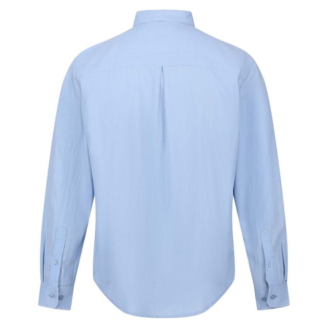 The Brycen men's shirt from Regatta is cotton soft, stylish and breathable. The men's long-sleeved shirt is made with a soft and Coolweave cotton and polyester blend, that's naturally breathable and hardwearing. The fabric comes with a touch of elastane for comfortable stretch. With a smart chest pocket, it's ideal for city exploring. Team with jeans and trainers. Material: 100% Cotton. Ref: RMS166KDS.