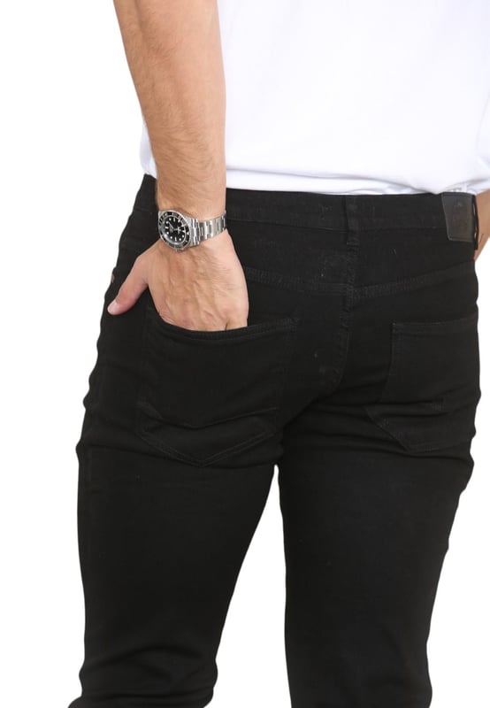 MYT Mens straight leg regular fit hyper stretch jeans. Invändig benlängd 32 tum. Dessa jeans med rak passform framhäver din bästa form och komfort och har bättre stretchteknik. 2 bakfickor, 2 framfickor och en myntficka. Knäppt gylf, märkesknappar och nitar. Märkesetikett i pu-läder i midjan.