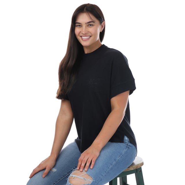 Womens Ted Baker Kcarina Jersey T-Shirt in black.Relaxed comfort isn’t for indoors only. KCARINA is here to ensure it can be experienced wherever you are. Sporting a loose fit with mid-length sleeves and a lower back  having one of these to hand ensures you always have something to throw on for ease  while still looking stylish. Pair with everything from jeans to joggers for a casual look for all occasions.- Round neck.- Mid-length sleeves.- Low back.- Loose fit.- 53% Linen 47% Cotton.  Machine washable.- Ref: 256784BLACK