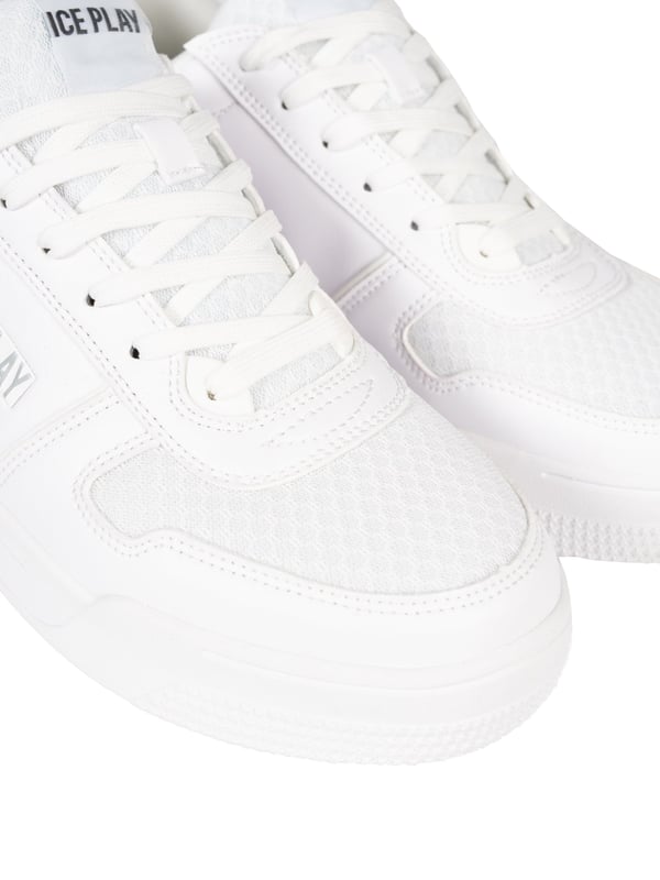 Atadas con cordones, estos zapatos proporcionan un ajuste ideal y comodidad, lo que los convierte en una excelente opción para cualquier ocasión, desde caminatas cotidianas hasta eventos más formales.

La punta redonda añade un carácter clásico y elegancia, al mismo tiempo que proporciona suficiente espacio para los dedos, lo que se traduce en comodidad para usar todo el día.

En la lengüeta y a los costados aparece el nombre de la marca, subrayando de manera sutil su prestigio y calidad, lo que añade un carácter distintivo a los zapatos.

La suela con logotipo no solo aumenta la adherencia y estabilidad al caminar, sino que también es un elegante detalle que demuestra la atención en cada detalle del proceso de producción.

Hechos de cuero ecológico de alta calidad y tela, estos zapatos combinan durabilidad y una apariencia lujosa, asegurando al mismo tiempo una comodidad excepcional al usarlos y facilidad en su cuidado.

Empacados en una caja de la marca, estos zapatos son el regalo perfecto para uno mismo o para un ser querido, garantizando no solo estilo, sino también prestigio y elegancia desde el momento de desempaquetar.