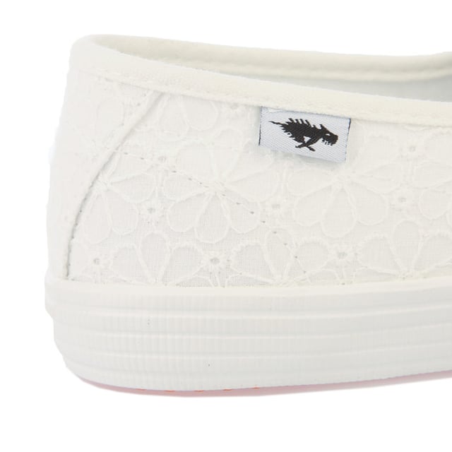 Womens Rocket Dog Chow Chow Elsie Eyelet Pumps in white.- Light Blue Canvas cotton with floral embroided detail.- Elastic lace closure.- Slip-on style.- Plush foam comfort insole.- Vulcanized rubber sidewall with toe cap.- Textile and synthetic upper  Textile lining  Synthetic sole.- Ref: CHOWCHOWEE