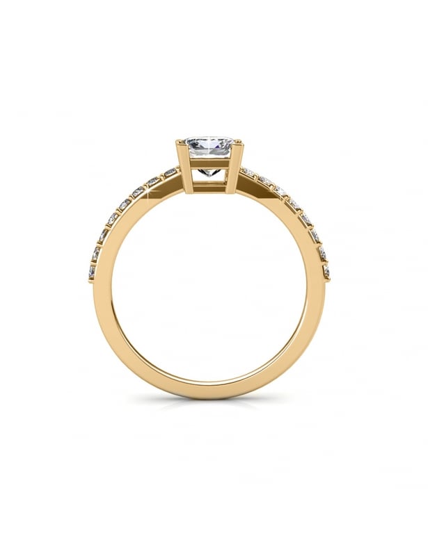 Simple Square-ringen är pläterad i 18k roséguld och infattad med gnistrande kristaller. Den kommer att vara perfekt för att ge dig en boost av utstrålning, dag som natt.