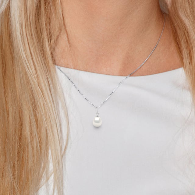 Necklace Articulated Hook White Gold 750 and trueCultured Freshwater Pearls Pear Shape 6-7 mm - 0,24 in - Natural White Color - Our jewellery is made in France and will be delivered in a gift box accompanied by a Certificate of Authenticity and International Warranty