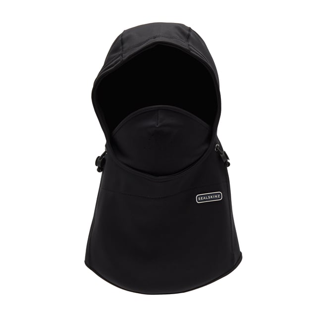 Mantente protegido de los elementos mientras te mueves con el Gaiter Beetley Impermeable SealSkinz. Este gaiter delgado y ligero de tres capas está diseñado para la versatilidad en diversas condiciones climáticas. Se puede usar sobre la cabeza o enrollado alrededor del cuello, proporcionando aislamiento y transpirabilidad. Ya sea que estés montando en bicicleta, desplazándote, haciendo senderismo, cazando, pescando o trabajando al aire libre, este gaiter te mantiene caliente, seco y protegido de las condiciones más húmedas. Despídete del agua que gotea por tu cuello y disfruta de las actividades al aire libre incluso bajo la lluvia. - Gaiter de cabeza impermeable delgado y ligero de tres capas - 100% impermeable - Con una capucha impermeable extensible para mayor protección - Forro de micro forro polar - Para calor y comodidad en días lluviosos - Diseño versátil - Permite usarlo sobre la cabeza o enrollado alrededor del cuello - Proporciona aislamiento y transpirabilidad para diversas actividades al aire libre - Se ajusta cómodamente bajo cascos de bicicleta