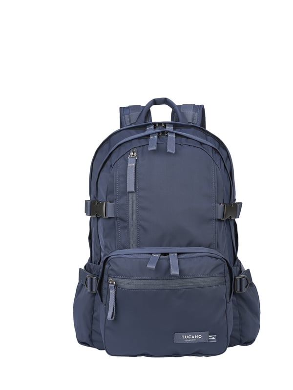 Unisex-Rucksack mit Reißverschluss. eine Innentasche mit Reißverschluss und zwei offene Innentaschen. Zwei Frontreißverschlüsse und zwei offene Seitenreißverschlüsse. Außentaschen. fehlender Schultergurt.  Griff aus recyceltem Polyethylenterephthalat. zwei Innenfächer.  externes Material.  Innenraum aus recyceltem Polyethylenterephthalat. Maße: 30x42,5x17,5 cm. Modeprodukt