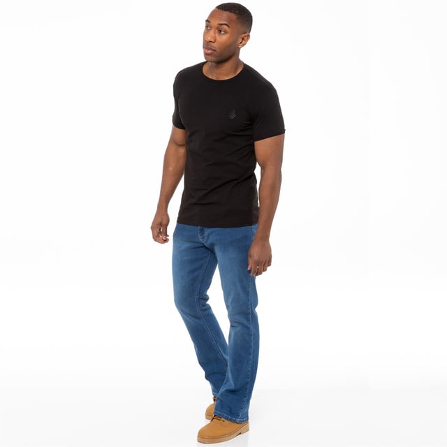 These EZ401 Enzo Bootcut Jeans feature 5 pockets including the coin pocket, branded buttons and rivets, and a zip fly fastening. These Wide Leg Flared Stretch Jeans are Macine Washable