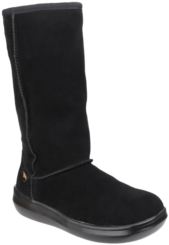 Sugar Daddy - der Stiefel, den wir alle lieben! Das weiche und stilvolle Obermaterial aus Wildleder macht diesen Stiefel zu einem echten Hingucker, während das Futter aus Shearling-Fell für hohen Tragekomfort sorgt. Dieser Stiefel zum Anziehen ist in jedem Winter ein Hit. Obermaterial aus modischem Wildleder.
Textilfutter aus Shearling-Kunstleder für ein weiches Tragegefühl.
Langlebige und flexible Gummisohle.