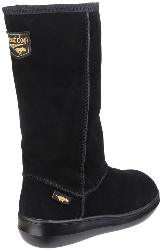 Sugar Daddy - der Stiefel, den wir alle lieben! Das weiche und stilvolle Obermaterial aus Wildleder macht diesen Stiefel zu einem echten Hingucker, während das Futter aus Shearling-Fell für hohen Tragekomfort sorgt. Dieser Stiefel zum Anziehen ist in jedem Winter ein Hit. Obermaterial aus modischem Wildleder.
Textilfutter aus Shearling-Kunstleder für ein weiches Tragegefühl.
Langlebige und flexible Gummisohle.