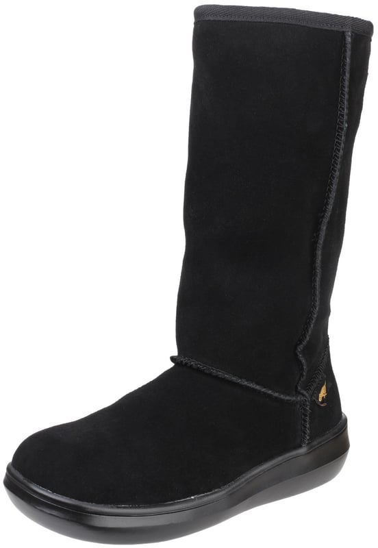Sugar Daddy - der Stiefel, den wir alle lieben! Das weiche und stilvolle Obermaterial aus Wildleder macht diesen Stiefel zu einem echten Hingucker, während das Futter aus Shearling-Fell für hohen Tragekomfort sorgt. Dieser Stiefel zum Anziehen ist in jedem Winter ein Hit. Obermaterial aus modischem Wildleder.
Textilfutter aus Shearling-Kunstleder für ein weiches Tragegefühl.
Langlebige und flexible Gummisohle.