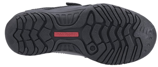 Dieser schicke schwarze Lederschuh für Jungen mit einem einzigen Schnitt ist mit einem gepolsterten Knöchelkragen für zusätzlichen Komfort ausgestattet. Die Zehenpartie ist verstärkt, um sicherzustellen, dass der Schuh strapazierfähig und robust ist. Obermaterial aus vollnarbigem Leder.