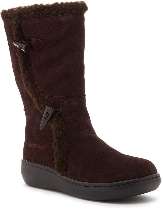 Treat your feet to the snug Slope boot. Lined with faux shearling and with inner zip opening Suede upper. 
Mid calf boot. 
Winter. 
Rounded. 
Flat.