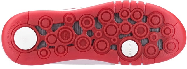 Aerantis is the essence of technology and boasts innovative solutions. The Ventilation System works like a engine which steps up the internal air circulation and facilitates breathability. A conjunction with Inner Breathing and Net Breathing System.Exclusive Technology. 
Perforated footbed. 
360 Degree breathability.