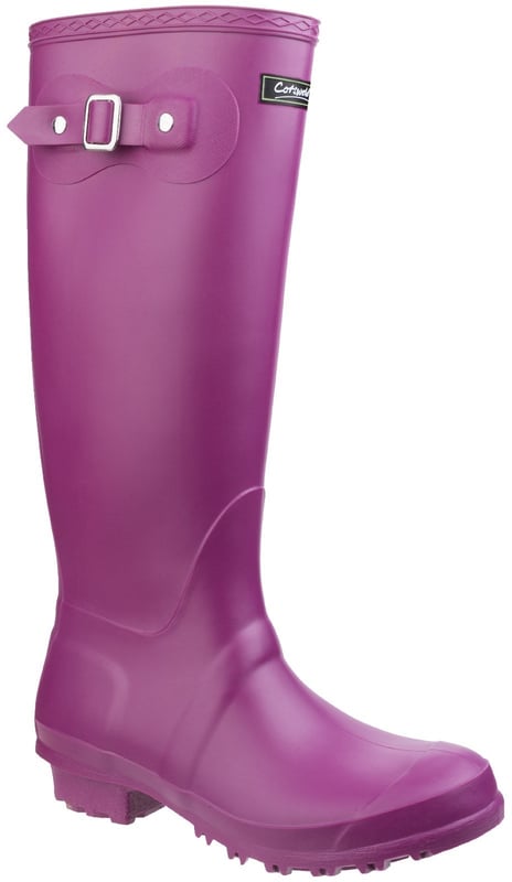 These classic style wellies are a must for the wet weather, featuring a side buckle strap these wellies are perfect for keeping your feet dry when the weather is looking cloudyCotswold Sandringham Buckle-Up Wellington. 
Side buckle straps. 
Classic style wellington. 
Fully Waterproof. 
Calf circumference of 360mm.