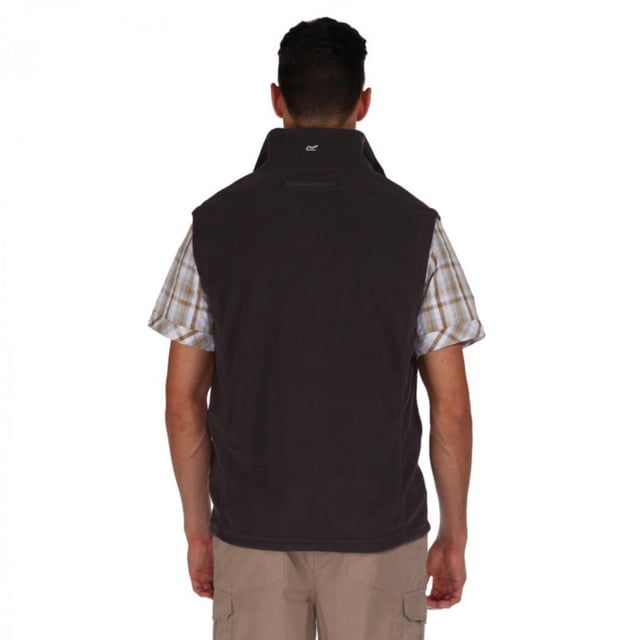 Durable and cosy, our Tobias II men's fleece bodywarmer is perfectly versatile for outdoor adventures. The Symmetry fleece provides long-lasting wear, whether trekking in the hills or walking the dog in the countryside. Pop the bulk-free bodywarmer on for a convenient midlayer. Pull down the zip neck for instant air flow. Wear under insulated jackets in colder weather.