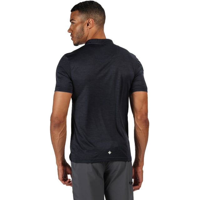 Short sleeve polo shirt in sweat-wicking, quick-drying jersey fabric. For summit hikes, pitch and put or coastal walks.