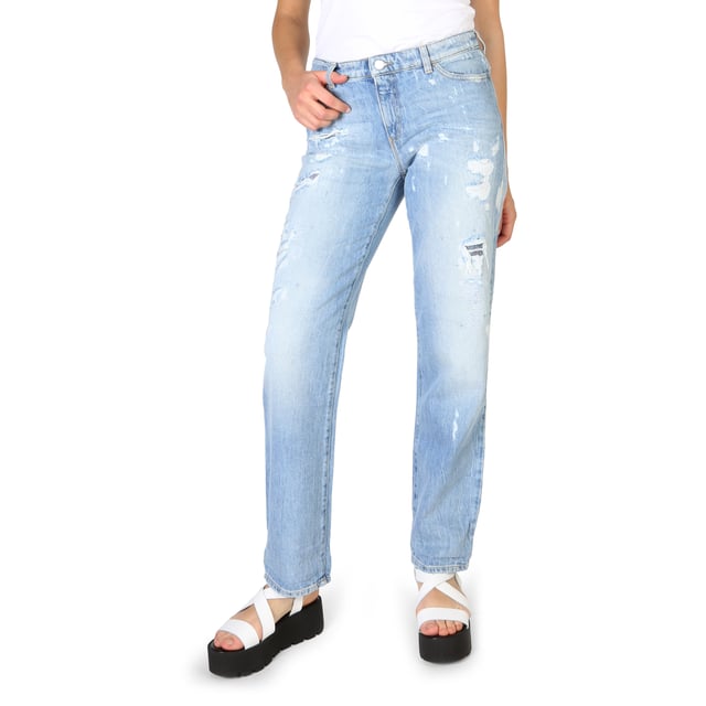 Geslacht: Vrouw <br> Type: Jeans <br> Sluiting: knopen, rits <br> Externe zakken: ongedefinieerd <br> Interne zakken: ongedefinieerd <br> Zakken: 4 <br> Materiaal: katoen 100% <br> Wassen: wassen op 30° C <br> Modelhoogte, cm: 176 <br> Model draagt maat: 28