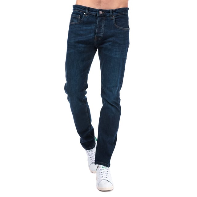 Heren Weekend Offender Tapered Fit Jeans in Denim- Knoopsluiting- Taps toelopende pasvorm- Contrasterende stiksels- Vijf zakken ontwerp- Stretch materiaal zorgt voor een comfortabelere pasvorm- Branding op achterkant taille- 99% Katoen 1% Elastan. Machinaal wasbaar- Ref: WDE01TDV