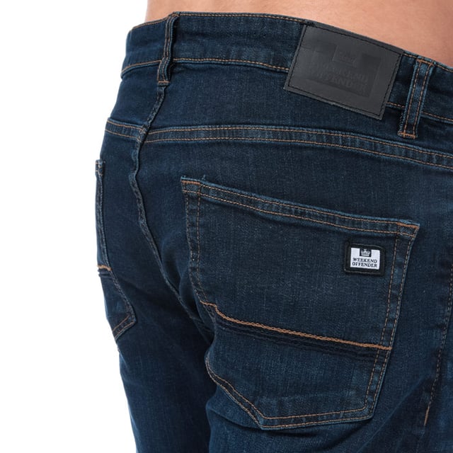 Heren Weekend Offender Tapered Fit Jeans in Denim- Knoopsluiting- Taps toelopende pasvorm- Contrasterende stiksels- Vijf zakken ontwerp- Stretch materiaal zorgt voor een comfortabelere pasvorm- Branding op achterkant taille- 99% Katoen 1% Elastan. Machinaal wasbaar- Ref: WDE01TDV