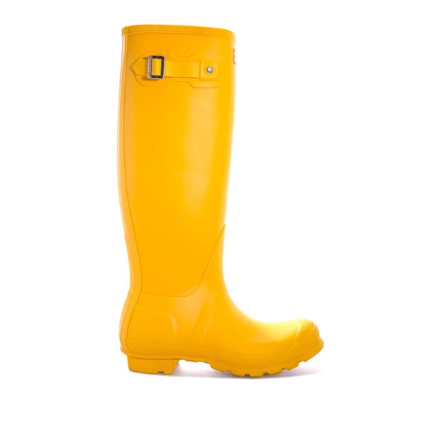 Womens Hunter Original Tall Wellington Boots in geel.<BR><BR>De iconische waterdichte wellington laars.<BR>- Gevulkaniseerd rubberen bovenwerk.<BR>- Gesp detail.<BR>- Matte afwerking.<BR>- Voorgevormd voetbed.<BR>- Antislip rubberen zool met origineel profiel.<BR>- Hunter merk tab aan de voorzijde.<BR>- Veeg schoon.<BR>- Volledig waterdicht.<BR>- Laars hoogte 40cm (15.75in) ongeveer.<BR>- Rubber bovenkant Textiel voering Rubber zool.<BR>- Ref: WFT1000RMA-RYL<BR><BR>- Metingen zijn uitsluitend bedoeld als richtlijn.