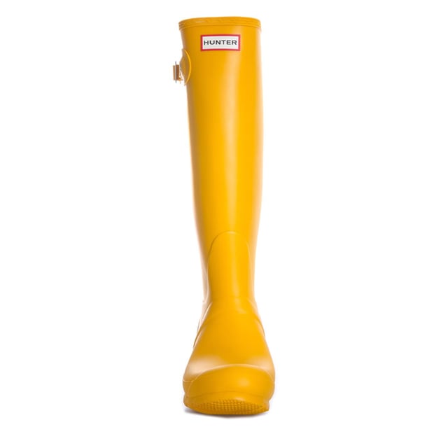 Womens Hunter Original Tall Wellington Boots in geel.<BR><BR>De iconische waterdichte wellington laars.<BR>- Gevulkaniseerd rubberen bovenwerk.<BR>- Gesp detail.<BR>- Matte afwerking.<BR>- Voorgevormd voetbed.<BR>- Antislip rubberen zool met origineel profiel.<BR>- Hunter merk tab aan de voorzijde.<BR>- Veeg schoon.<BR>- Volledig waterdicht.<BR>- Laars hoogte 40cm (15.75in) ongeveer.<BR>- Rubber bovenkant Textiel voering Rubber zool.<BR>- Ref: WFT1000RMA-RYL<BR><BR>- Metingen zijn uitsluitend bedoeld als richtlijn.